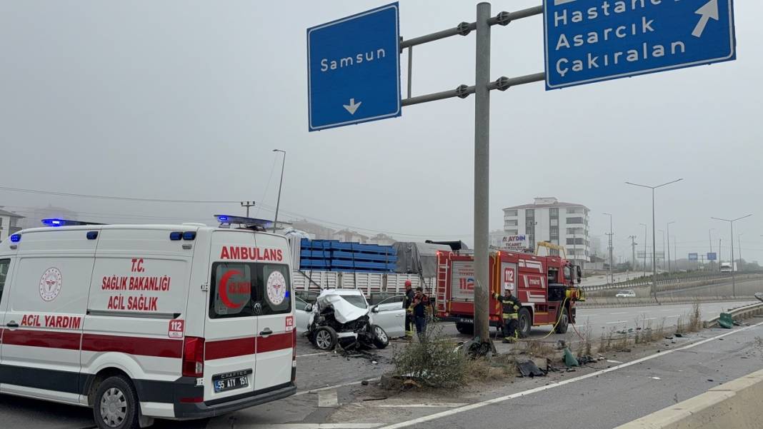 Feci kazada araç hurdaya döndü: Ölü ve yaralılar var! 7